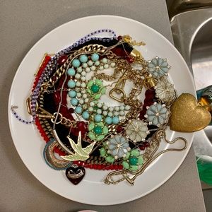 THAT NEW NEW!  Huge amount of jewlery to post!!